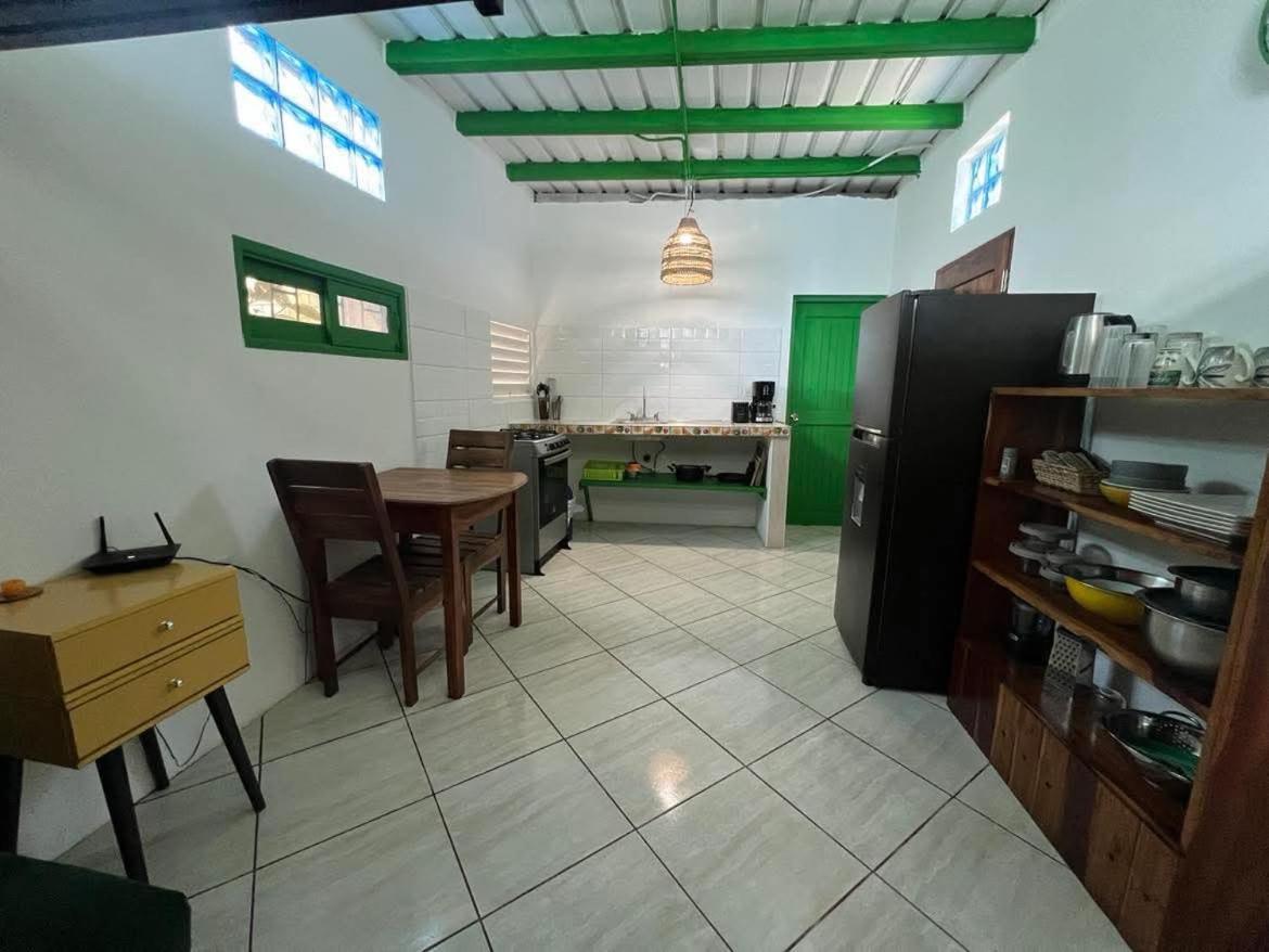 Buena Onda Backpackers Hotel San Juan del Sur Exterior foto